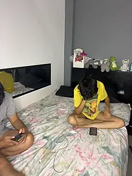 Kailertwink online show from October 2025 05:08:01 AM