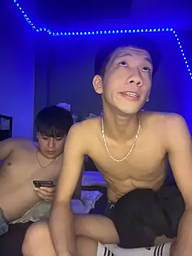 Kailertwink online show from April 2026 03:00:01 AM