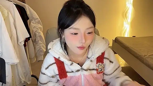 Robin-o3 online show from October 2025 03:45:01 PM