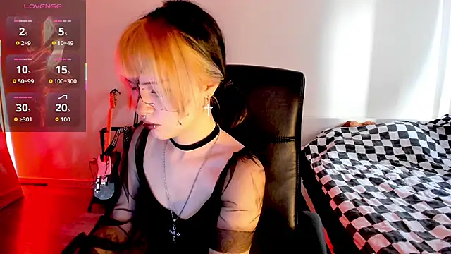 LiyaLuna online show from October 2025 10:38:02 AM