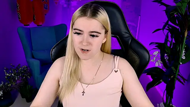 Stef Nicks online show from October 2025 09:18:01 AM