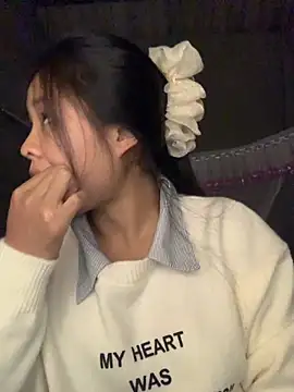 Snapshot of NhuFox chatting on November 2025 01:36:02 PM NhuFox online show from November 2025 01:36:02 PM