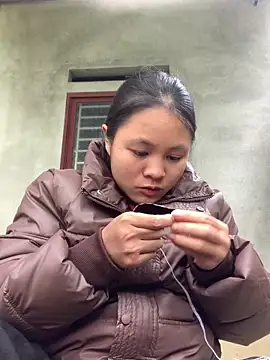 Snapshot of NhuFox chatting on December 2025 06:19:01 AM NhuFox online show from December 2025 06:19:01 AM