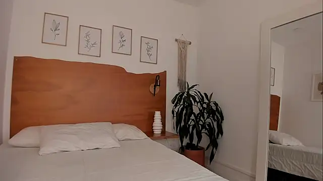 SuccubusDolly online show from September 2025 04:00:01 AM