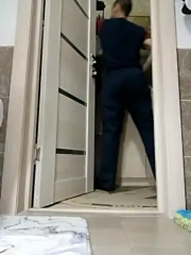 N i k o l a u online show from April 2026 10:08:02 PM