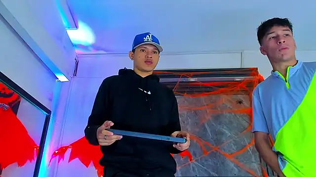 Snapshot of jeremytonner chatting on October 2025 04:02:02 AM jeremytonner online show from October 2025 04:02:02 AM