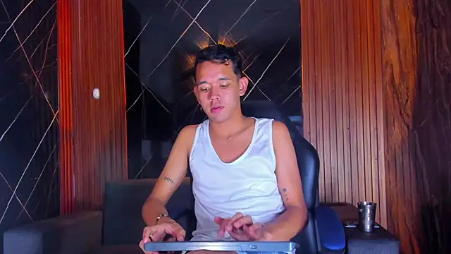 Snapshot of jeremytonner chatting on November 2025 03:29:02 AM jeremytonner online show from November 2025 03:29:02 AM