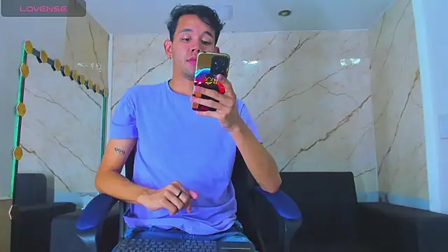 Snapshot of jeremytonner chatting on November 2025 04:11:02 AM jeremytonner online show from November 2025 04:11:02 AM