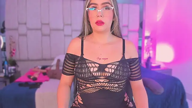 Samarafernandez online show from September 2025 03:54:01 AM