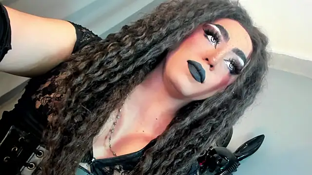 Snapshot of MagnaCumLoader17 chatting on November 2025 10:57:02 PM MagnaCumLoader17 online show from November 2025 10:57:02 PM