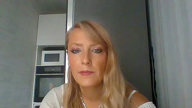 Vexxaa online show from October 2025 01:01:01 PM