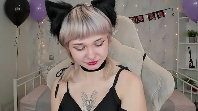 Tori Cutie online show from October 2025 11:57:01 PM