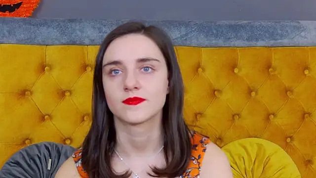 Jessica White  online show from November 2025 05:07:01 AM