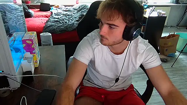 Snapshot of Rudi2007Eye chatting on September 2025 11:47:02 AM Rudi2007Eye online show from September 2025 11:47:02 AM