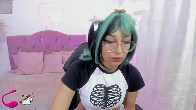 HANNI TAY online show from November 2025 11:43:02 AM