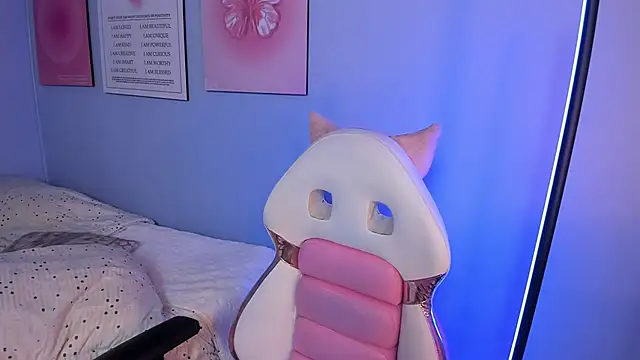 Hannahpage online show from March 2026 12:33:01 PM