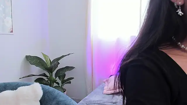 Snapshot of canelleGarces chatting on November 2025 05:47:02 PM canelleGarces online show from November 2025 05:47:02 PM