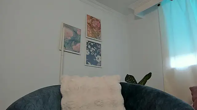 Snapshot of canelleGarces chatting on February 2026 12:55:01 PM canelleGarces online show from February 2026 12:55:01 PM