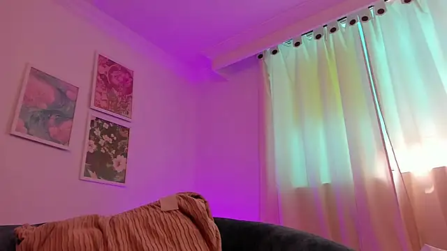 Snapshot of canelleGarces chatting on February 2026 07:11:01 PM canelleGarces online show from February 2026 07:11:01 PM