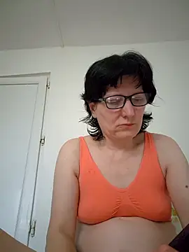 Vera Elle online show from March 2026 03:13:02 PM