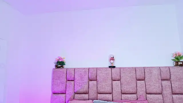 ScarlettLuxe online show from November 2025 12:37:02 PM