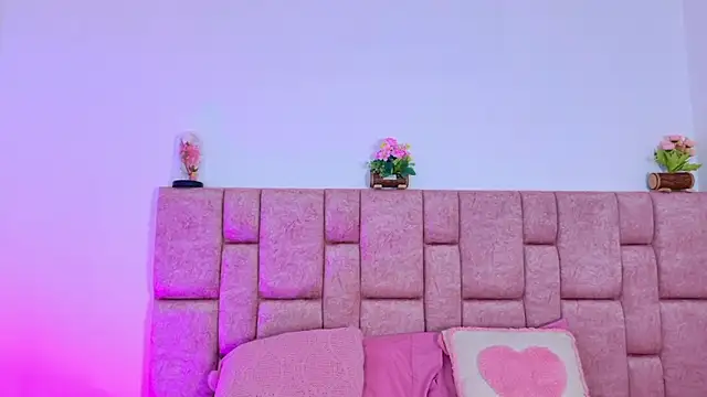 ScarlettLuxe online show from November 2025 12:51:01 PM