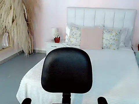 nathalialoes1 online show from October 2025 07:10:02 PM