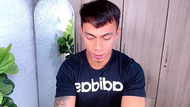 Snapshot of PinooyMilker chatting on November 2025 06:33:01 AM PinooyMilker online show from November 2025 06:33:01 AM