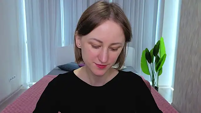 LuluChiiii online show from October 2025 10:47:01 AM