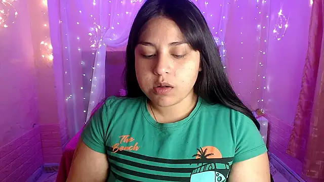 Snapshot of Aitana_200 chatting on September 2025 01:14:02 PM Aitana 200 online show from September 2025 01:14:02 PM