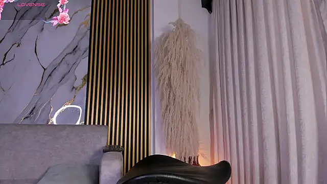 JulienSaint online show from March 2026 12:22:02 PM