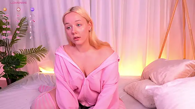 MissBunnyDoll online show from April 2026 07:33:02 AM