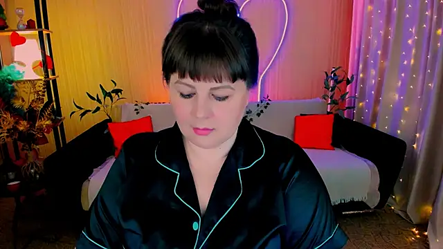 CrystaalStaar online show from April 2026 07:40:01 PM