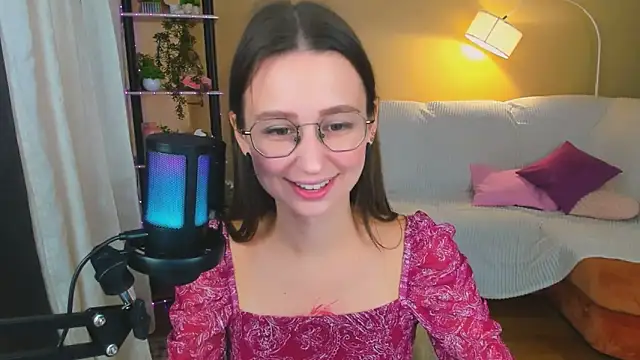 Snapshot of YourLovellyStory chatting on September 2025 11:33:02 AM YourLovellyStory online show from September 2025 11:33:02 AM