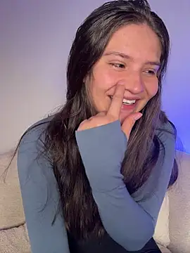 Snapshot of Emilyybennet_ chatting on June 2026 12:33:02 AM Emilyybennet online show from June 2026 12:33:02 AM