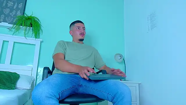 Snapshot of MrFox__ chatting on September 2025 07:26:02 PM MrFox online show from September 2025 07:26:02 PM