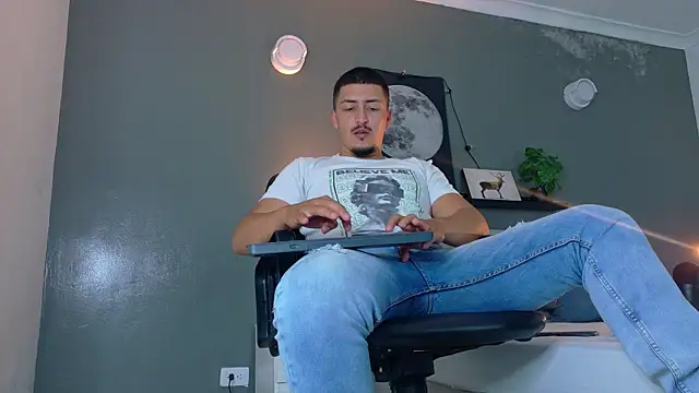 Snapshot of MrFox__ chatting on November 2025 07:16:02 PM MrFox online show from November 2025 07:16:02 PM