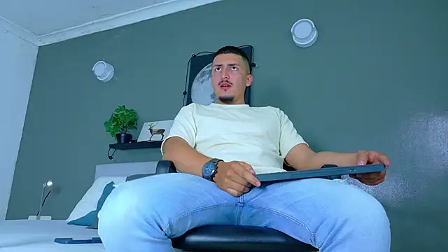 Snapshot of MrFox__ chatting on November 2025 07:40:02 PM MrFox online show from November 2025 07:40:02 PM