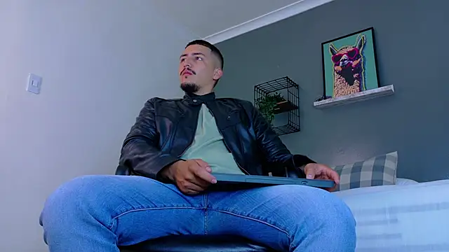 MrFox   online show from March 2026 11:39:01 AM