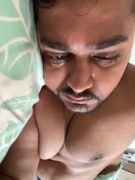 Snapshot of blrguychub chatting on November 2025 02:50:02 AM blrguychub online show from November 2025 02:50:02 AM