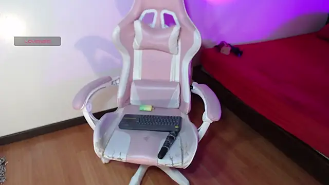 Lia Arellano online show from April 2026 07:05:02 PM