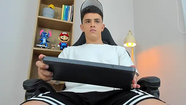 Mikecooper online show from April 2026 11:48:01 PM