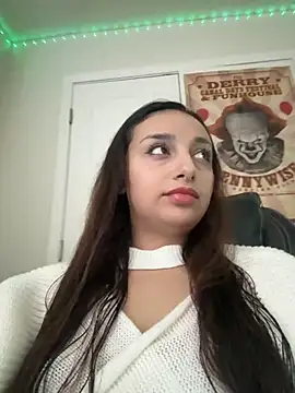 CharmingMaddie online show from November 2025 08:44:01 PM