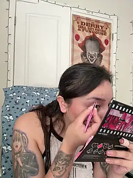 CharmingMaddie online show from April 2026 04:48:01 PM