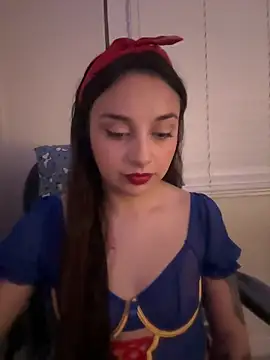 Snapshot of CharmingMaddie chatting on April 2026 05:34:01 AM CharmingMaddie online show from April 2026 05:34:01 AM