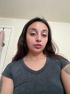 Snapshot of CharmingMaddie chatting on May 2026 03:52:02 PM CharmingMaddie online show from May 2026 03:52:02 PM
