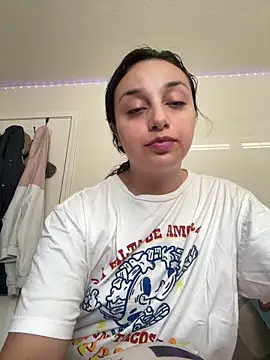 Snapshot of CharmingMaddie chatting on June 2026 04:52:02 PM CharmingMaddie online show from June 2026 04:52:02 PM