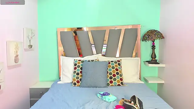 Violett Salvatore online show from February 2026 09:29:02 PM