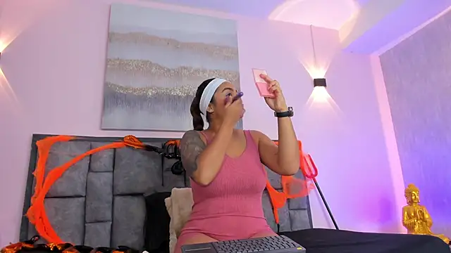 CrisstalStwart online show from October 2025 08:22:02 PM