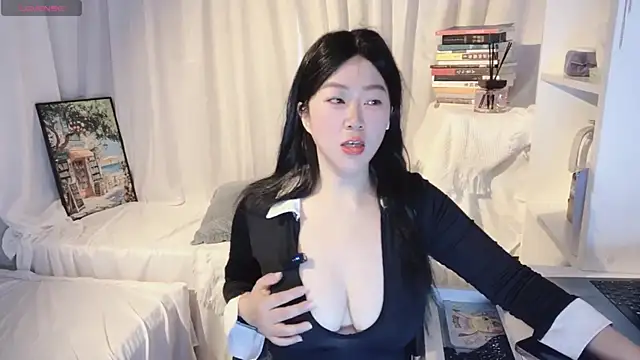 Emmaq996 online show from March 2026 02:05:02 AM